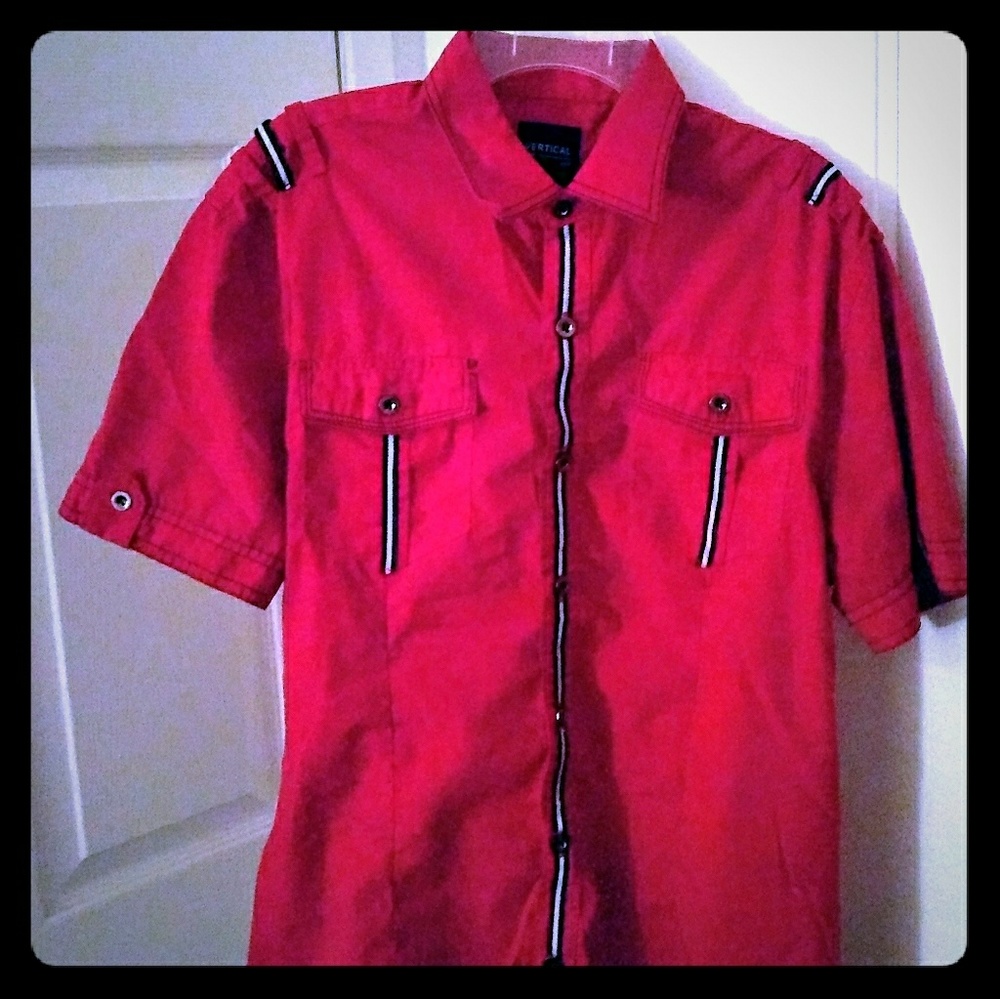 Verticle sport boys shirt size M